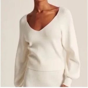 Abercrombie & Fitch (A&F) Puff Sleeve Sweater Size M